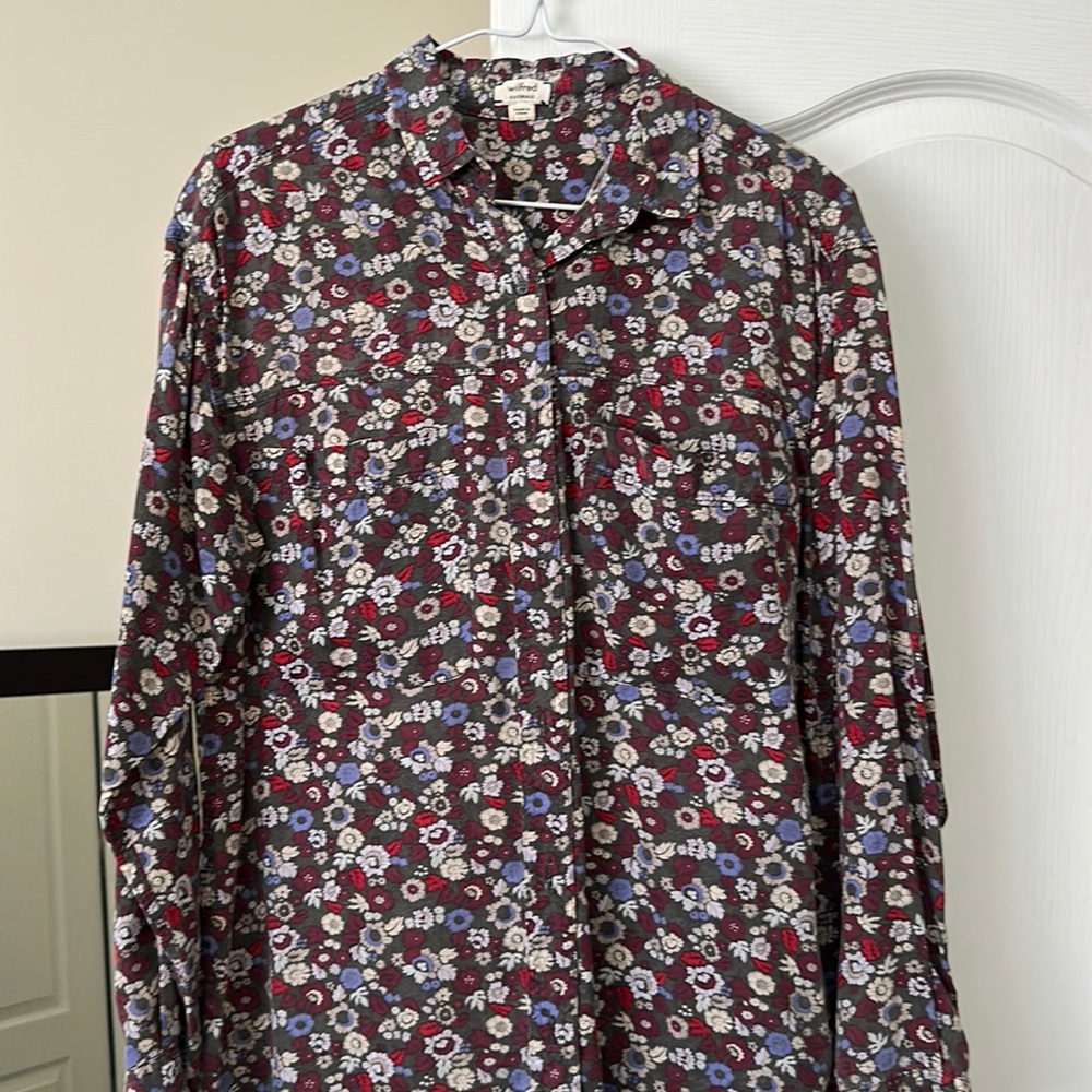 Aritzia Wilfred button up